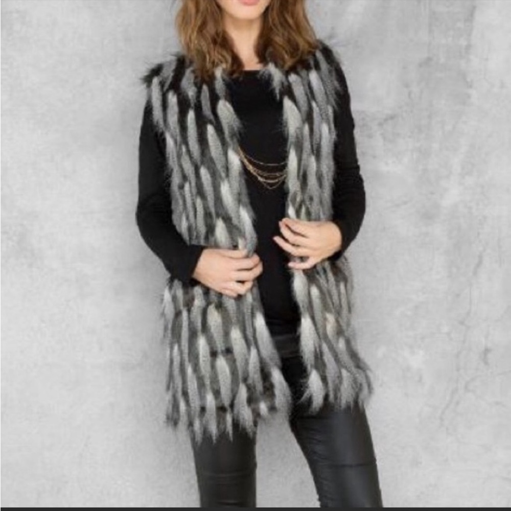 Miami Faux Fur Vest – Pretty!  Pockets!